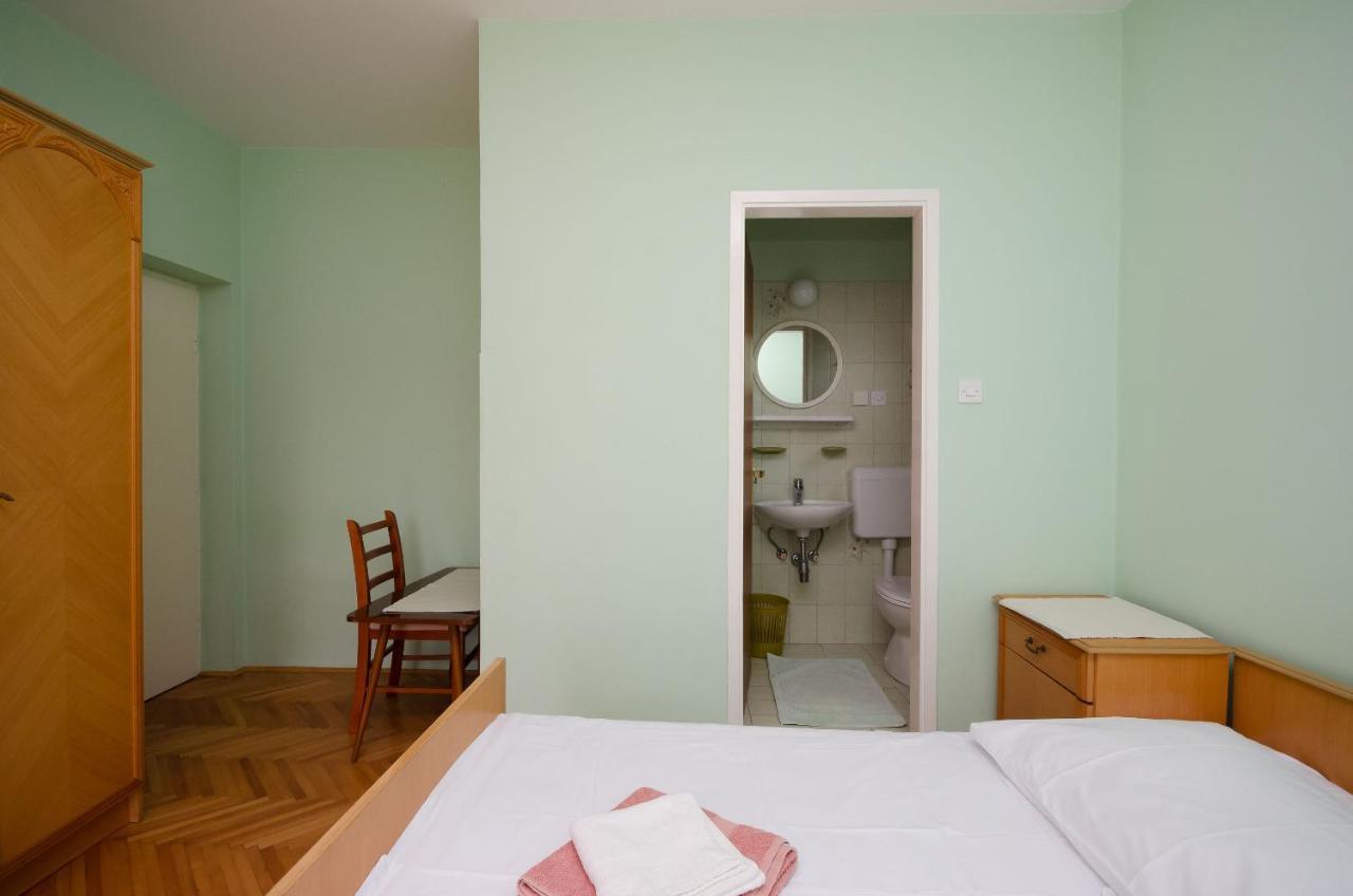 Rooms Mihaela Rab Town Buitenkant foto