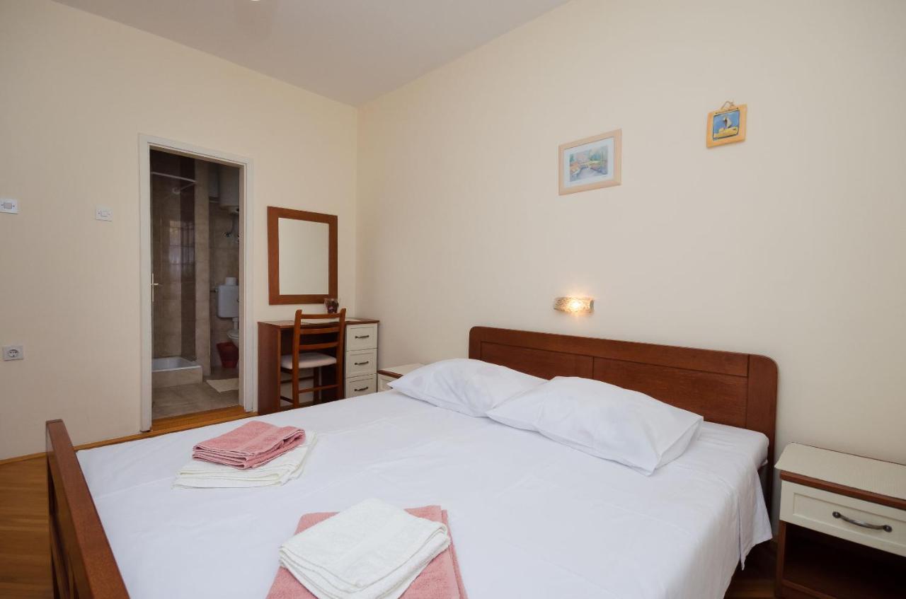Rooms Mihaela Rab Town Buitenkant foto